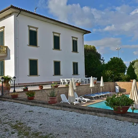 Villa 24 *